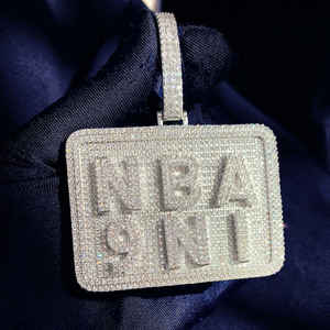 Pendentif Lettre Personnalisé en Moissanite VVS Certifiée GRA, en Argent 925, Bijou Hip-Hop Glaçé pour Homme, Idéal pour les Fêtes - Product Image 1