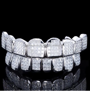 Dientes de diamante con ajuste invisible VVS personalizado, parte superior e inferior, corte princesa, Plata estelar 925, moissanita helada, Diamante Grillz - Product Image 3