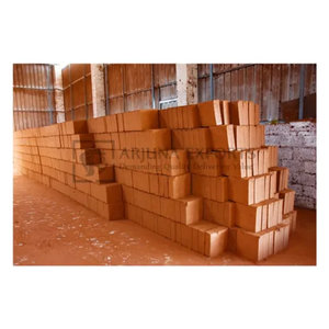 Forme de bloc de 5kg compressé de qualité riche en tourbe de coco pour planteurs de fraises en Croatie - Product Image 1