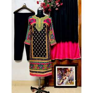 Ensemble haut et bas de style bohème pour soirée, avec dupatta, manches trois-quarts, tissu satiné - Product Image 4