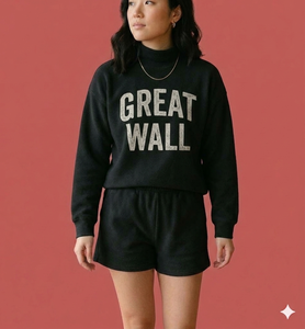 Conjunto Coordinado de Top de Cuello Alto y Shorts por Encima de la Rodilla para Mujer, en Tela de Felpa Suave, Corte Holgado, Estilo Casual Urbano - Product Image 1