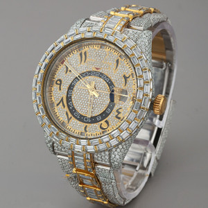 Montre personnalisée en moissanite avec diamant Bijoux Montre personnalisée en acier inoxydable doré double ton pour hommes et femmes - Product Image 1