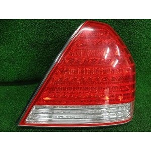 Feu arrière droit d'occasion Equus 924023B501 - Product Image 1