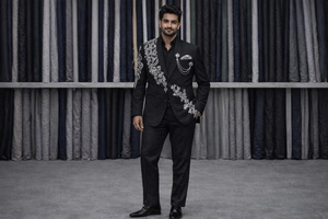 Men's Black Tuxedo Suit With Hand Embroidery Floral <b>Design</b> Single Breasted Notched Collar Formal Wear - Product Image 1