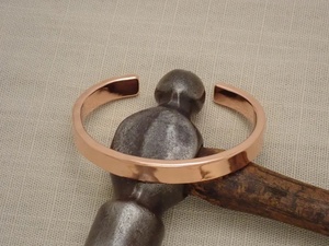 Factory Direct Copper Jewelry Customizable Textured <b>Bangle</b> Pure Copper Magnetic Therapy Hammered Cuff Bracelet - Product Image 2