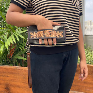 2025 concepteur de luxe en cuir véritable usiné porte-monnaie cheveux sur fourrure de vachette Vintage poignée sangle dames à la mode pochette - Product Image 4