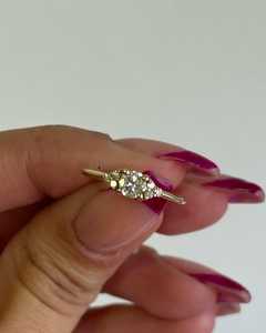 แหวนหมั้นแบบมินิมอล เพชรทรงกลมเพาะเลี้ยงในห้องปฏิบัติการ ทองคำแท้ 10K 14K 18K ประดับเพชรแบบ Pave ดีไซน์วินเทจ แหวนสัญญาสำหรับเจ้าสาว ขายส่งสำหรับผู้หญิง - Product Image 4