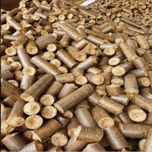 Briquettes de sciure de bois compressées en gros – Combustible biomasse renouvelable à faible humidité, longue durée de combustion, pour l'industrie de l'énergie - Product Image 1