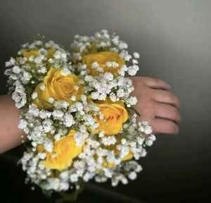 Gajra de jasmin exquis fait main pour un look de mariée festif, célébrez l'élégance indienne avec des bracelets de mode ornés de roses - Product Image 4