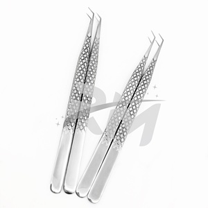 Pince à épiler double S en acier inoxydable RMI de qualité supérieure, pointe diamantée à 45 degrés, pour cils, avec poignée argentée - Product Image 1