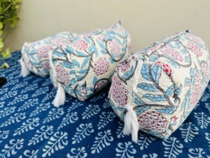 Bolsa de Maquillaje Acolchada a Cuadros, Bolsa de Almacenamiento de Tela de Algodón a Rayas, Impermeable, Suave para Mujer, Kit de Aseo de 3 Piezas - Product Image 2