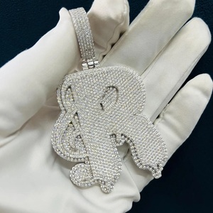 จี้เพชรโมอิสซาไนต์ทรงเหลี่ยมเจียระไนแบบเย็น รุ่นขายดีที่สุด ตัวอักษรตามสั่ง เงินแท้ 925 รับรองโดย IGI ระดับความสะอาด VVS เครื่องประดับฮิปฮอป - Product Image 3