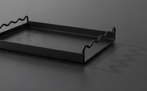 Plateau de service rectangulaire noir en métal lourd texturé moulé, article de vaisselle pour cuisine et salle à manger, en stock - Product Image 3