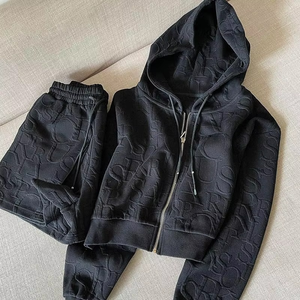 Conjuntos de 2 Piezas para Mujer, Ropa de Primavera, Chaqueta Corta con Capucha Ajustada y Pantalones Cortos de Punto Jacquard, Ropa de Otoño de Diseñador para Mujer - Product Image 3