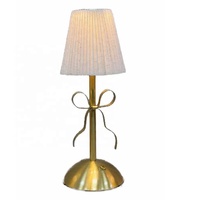 Lampe de table en aluminium de haute qualité, écologique, style mid-century, dorée, avec finition polie, design moderne pour la décoration du salon et de la chambre à coucher