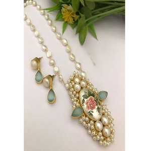 Ensemble collier et boucles d'oreilles de luxe, qualité supérieure, perles véritables serties de pierres CZ, pour femmes et filles. - Product Image 5