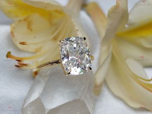 Anillo de compromiso de moissanita con corte cojín, anillo de compromiso con halo oculto, solitario de corte cojín, anillo de oro macizo con corte cojín, anillo de propuesta. - Product Image 2