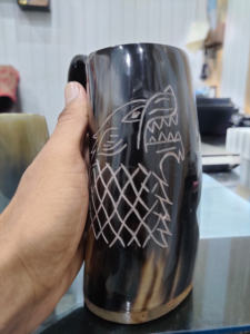 Cuerno Vikingo Auténtico para Beber, Hecho a Mano, con Logotipo Personalizado, OEM Disponible, Religioso, con Diseño Animal, Pulido Natural, Tacto Real, Apto para Alimentos, Venta al Por Mayor - Product Image 5