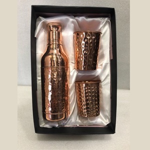 Juego de Termo de Cobre Premium con 2 Tazas, Diseño Vintage Grabado, Botella Aislada para Beber, 26 cm de Altura, Botella de Agua Metálica - Product Image 4