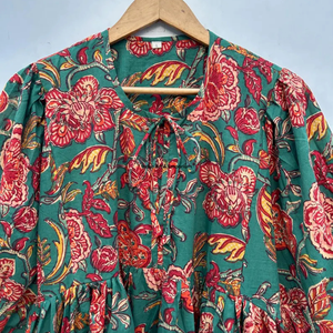 Hermoso vestido floral de algodón con estampado a mano, vestido para uso casual, vestido con estampado a mano. - Product Image 3