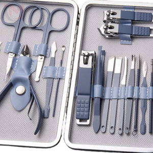 Kit de manucure en acier inoxydable de 18 pièces avec outils de pédicure dans un étui portable - Product Image 3