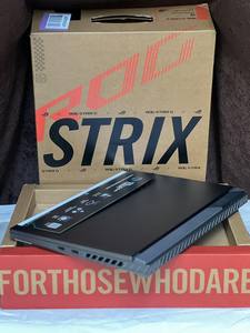 Portátil para Juegos de Alto Rendimiento ROG Strix G16 con Intel Core I9-275HX, RTX 5080/5090, Pantalla 16:9 2.5K y Teclado en Inglés - Product Image 2