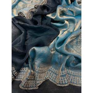 Sari de créateur pour les occasions spéciales, fait main, 100% organza de soie avec travail de diamants Jarkhan - Product Image 1