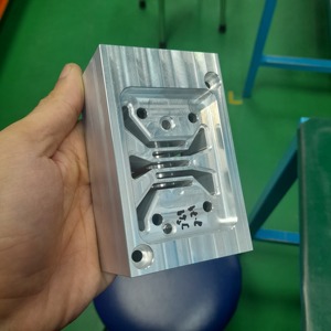 CNC Milling Vietnam Factory High Tolerance Metal Components - Product Image 2