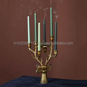Candelabro de latón de estilo tradicional de cinco brazos perfecto para mesas elegantes, banquetes formales y ambientes de comedor vintage - Product Image 6