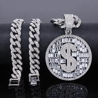 Collier Pendentif Hip Hop Glacé de Qualité Supérieure, Chaîne Unisexe, Sertissage Pavé de Diamants, Plaqué Or 18K, Style Bouclier, Cadeau