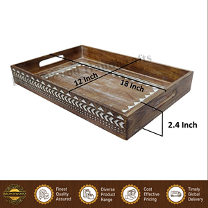 Plateau en bois de manguier massif sculpté à la main |   Plateau de service rectangulaire en bois au design élégant avec poignées pour la maison et la restauration - Product Image 2