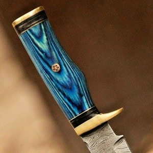 Cuchillo de Caza de Acero de Damasco Personalizado OEM, Cuchillo de Supervivencia de Hoja Fija para Bushcraft con Mango de Madera Azul y Funda de Cuero, Venta al por Mayor - Product Image 3