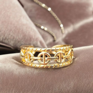 Alianzas o anillos de boda de latón antideslustre chapados en oro de 18 quilates, joyería de fiesta religiosa elegante, regalos clásicos con incrustaciones impermeables Unisex - Product Image 1