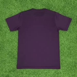 Camiseta de alta calidad de color sólido, ligera, con cuello redondo, 100% algodón para hombre. - Product Image 2