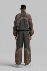 Conjunto Deportivo de Dos Piezas para Hombre, Diseño Curvo, Estilo Urbano, con Paneles en Contraste Gris Oscuro, Marrón y Blanco, Cierre Completo, Corte Holgado - Product Image 5