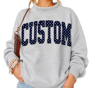 Pull à col montant pour femme, coupe oversize, à manches longues, avec patch à lettres et points personnalisé, style décontracté - Product Image 3