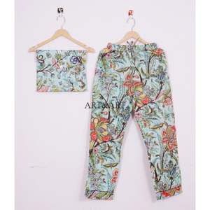 Ensemble de pyjama 100 % coton fait main et imprimé au bloc pour femme, avec fermeture boutonnée, col rabattu, poches et sac assorti, doux et respirant - Product Image 2