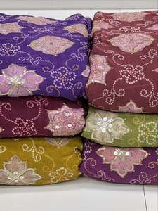 Tissu imprimé de qualité supérieure avec broderie, un textile moderne conçu pour les collections de mode et de vêtements élégants. Ce tissu est un article essentiel pour la mode. - Product Image 5