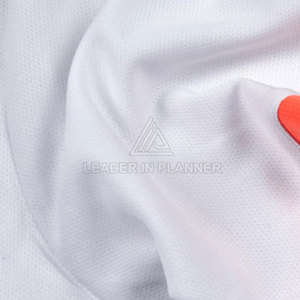 เสื้อฟุตบอลชายแขนสั้น ผลิตอย่างมืออาชีพ ทนทาน ผลิตจากโพลีเอสเตอร์ 100% ป้องกันรอยยับ ป้องกันแบคทีเรีย - Product Image 6