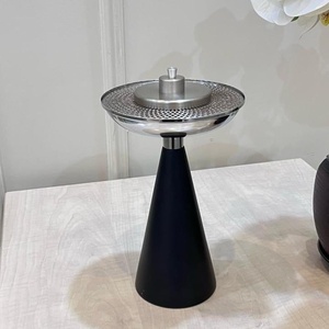 เตาเผาเครื่องหอมทรงกรวยโลหะแบบอาหรับ ทำด้วยมือ พร้อมลายตาข่ายด้านบน ใช้สำหรับใส่ก้านไม้หอมแบบพกพา เหมาะสำหรับบ้านสไตล์ตะวันออกกลางที่หรูหรา - Product Image 6
