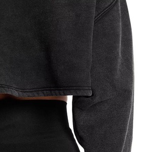 Pull à capuche court en polaire pour femme, haute qualité, séchage rapide, respirant, avec logo personnalisé sur le devant, en coton, épaules tombantes, vierge - Product Image 6