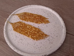 Boucles d'oreilles perlées en stock, prêtes à être expédiées, finition unie, vente en gros directe usine, personnalisables - Product Image 2