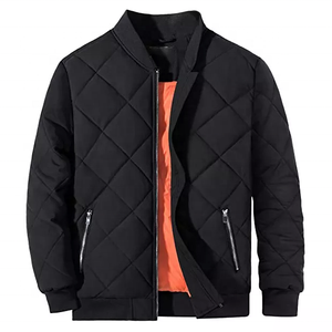 Blouson bomber matelassé noir pour homme avec doublure orange, fermeture éclair, coupe-vent, vêtement d'extérieur décontracté d'hiver, coupe régulière - Product Image 1