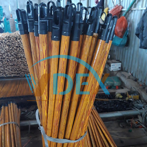 Mangos de escoba de madera largos de eucalipto recubiertos de PVC económicos de Factory Outlet - Product Image 1