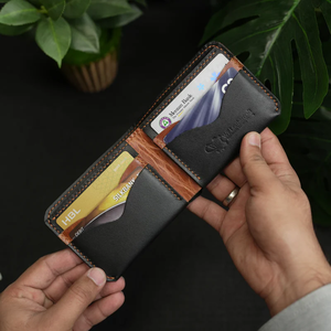 กระเป๋าสตางค์หนังแท้แบบพับสองตอน สีดำแทน พรีเมียม หนังฟูลเกรน งานแฮนด์เมด ทรงบาง ทนทาน คลาสสิก - Product Image 1