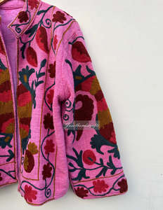 Abrigo de Invierno Acolchado con Bordado Suzani para Mujer, Cuello Alto, Manga Larga, Chaqueta Étnica para Uso Casual y de Moda Boutique - Product Image 3