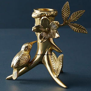 Porte-bougie unique en béton et métal doré, thème luxe, avec motif d'oiseau en vol, parfait pour un salon contemporain - Product Image 1