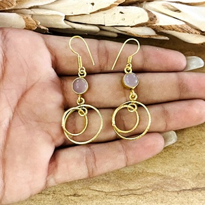 Pendientes Colgantes Boho de Alta Demanda, Joyería Minimalista de Latón para Mujer, Chapados en Oro de 18k, Geométricos de Doble Círculo, Venta al por Mayor OEM ODM - Product Image 4