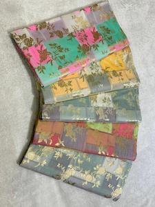 Tela Brocada Premium con Diseño Floral Jacquard Intrincado, Brillo Intenso, Múltiples Colores para Prendas, Bolsos y Decoración del Hogar - Product Image 2