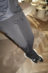 Conjunto de Lujo Negro/Kith 2026 - Chaqueta Reversible + Pantalón Estilo Chaqueta Reversible Transpirable de Otoño con Pantalón de Manga Larga - Product Image 6